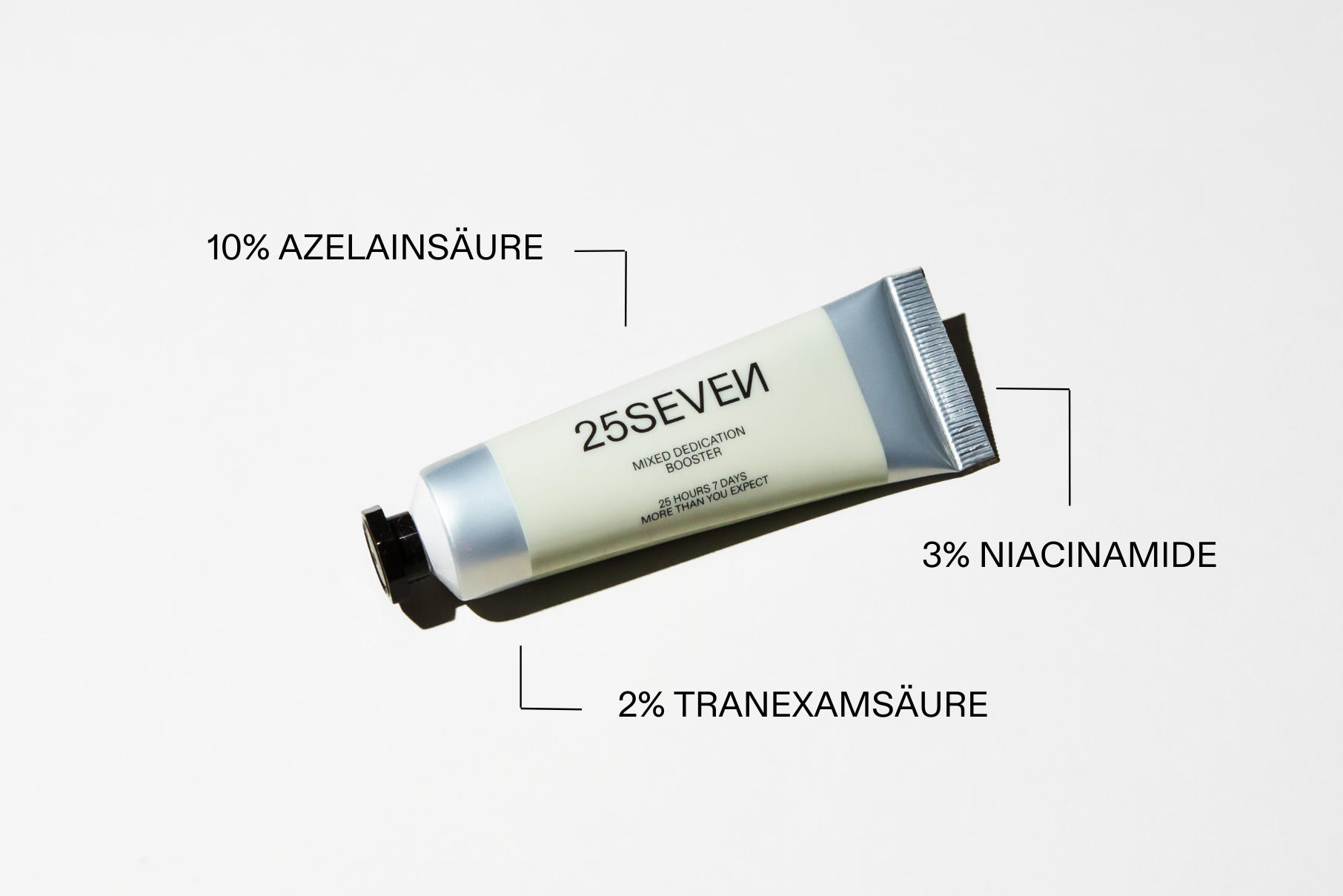 Inhaltsstoffe des MIXED DEDICATION Booster von 25SEVEN: 10% Azelainsäure, 3% Niacinamide, 2% Tranexamsäure